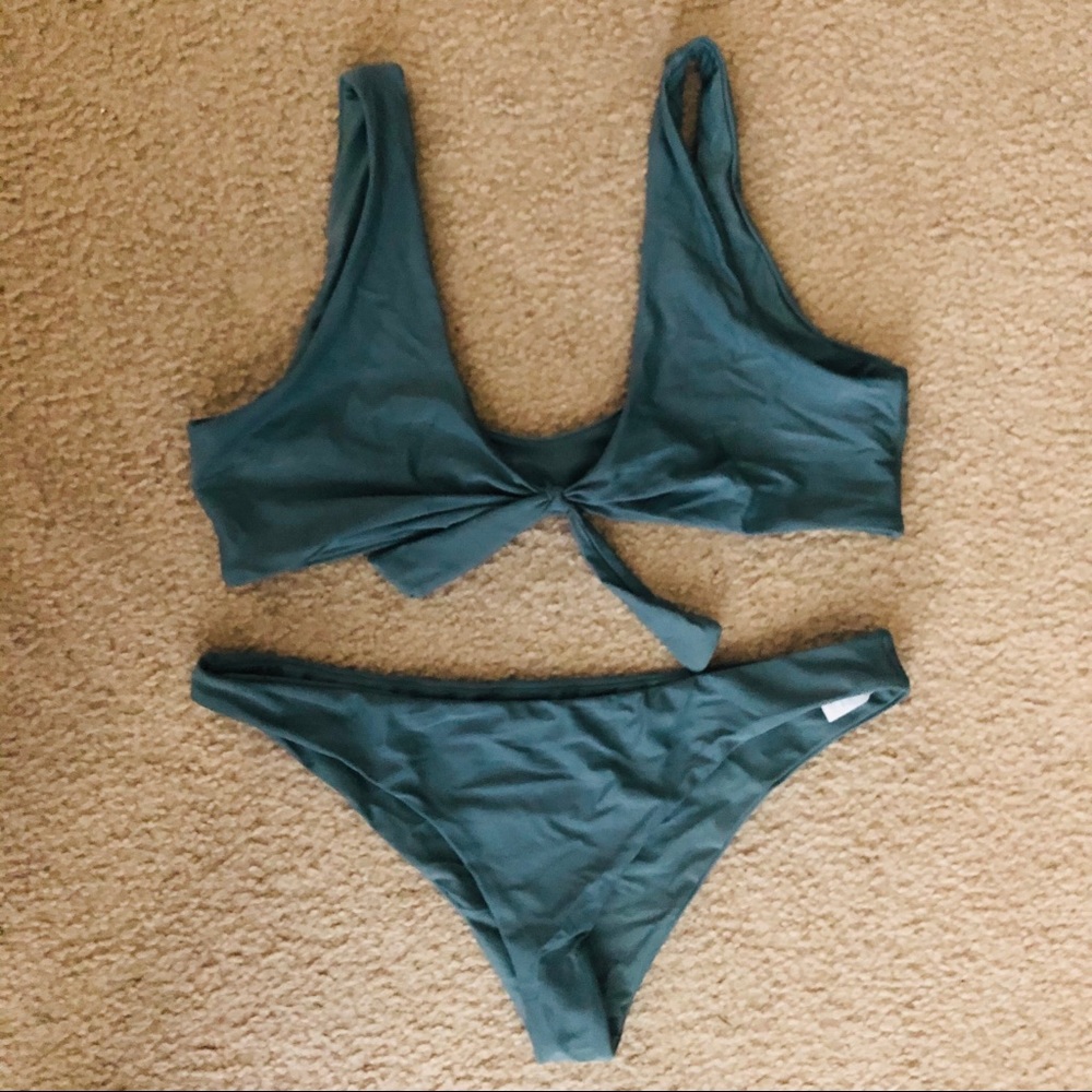 • green bikini •